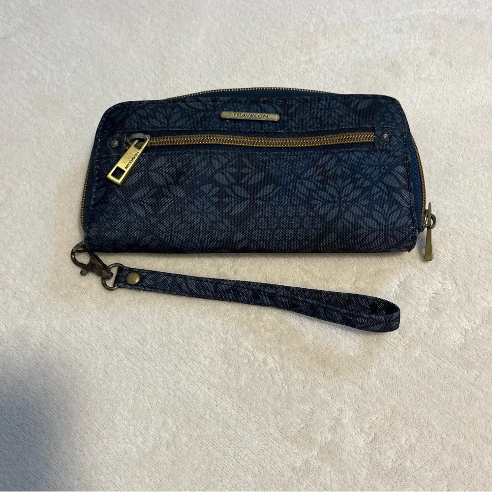 Travelon Zip Around Wallet Womens Black Blue Floral Print RFID Wristlet